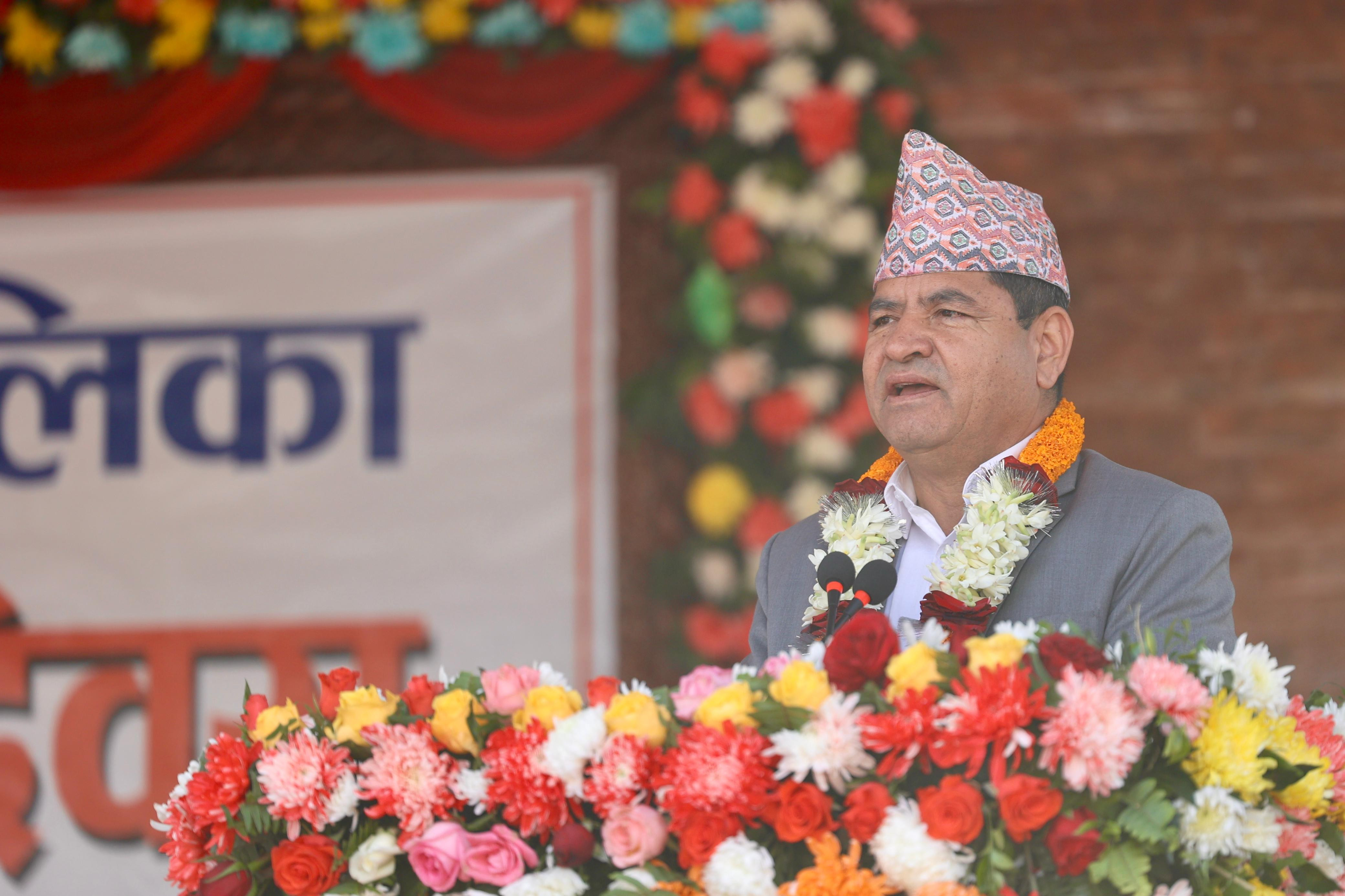 यातायातमन्त्री प्रकाश ज्वालाको दाबी- काठमाडौं उपत्यकामा अहिले खाल्डाखुल्डी छैनन् 